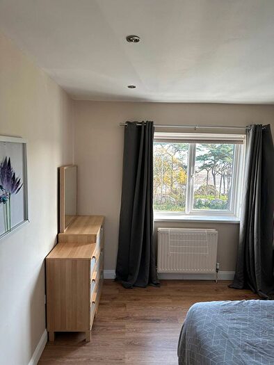 2 Bedroom Flat To Rent In Alderwood Road, Swansea, SA3