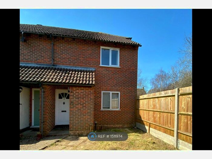 1 Bedroom Flat To Rent In Badgers Bank, Lychpit, Basingstoke, RG24