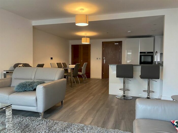 1 Bedroom Flat To Rent In Sovereign Point, Midland Road, Bath, BA2