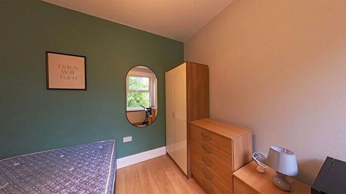 5 Bedroom Semi-Detached House To Rent In Furness Road, Manchester, M14