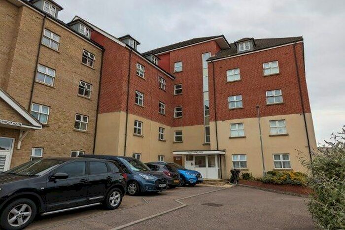 2 Bedroom Flat To Rent In Wheelwright House, Bedford, MK42