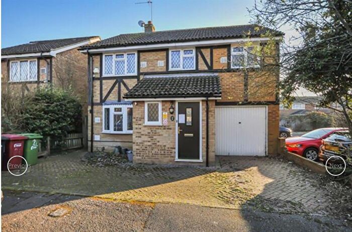 6 Bedroom Detached House To Rent In Ingleside, Slough, SL3