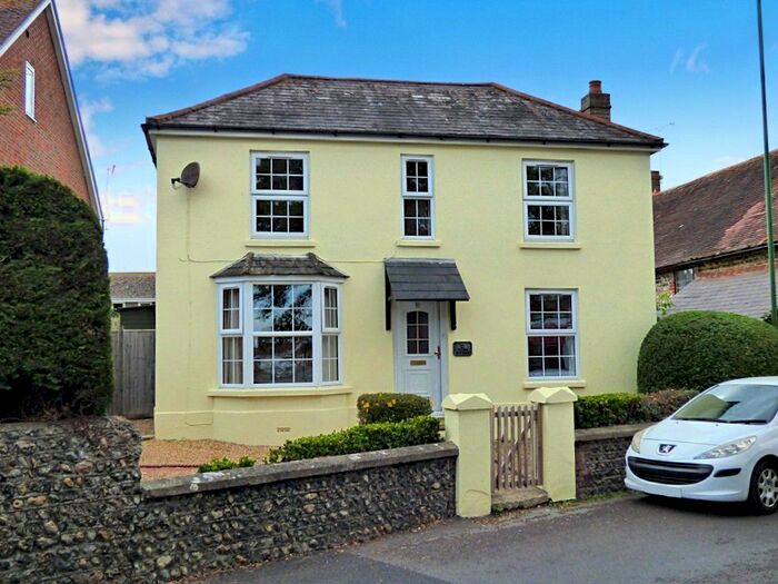 2 Bedroom Detached House To Rent In Sea Road, East Preston, Littlehampton, BN16