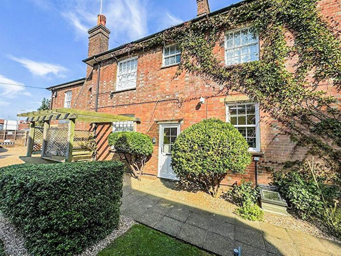 1 Bedroom Flat To Rent In George Street, Hailsham, BN27