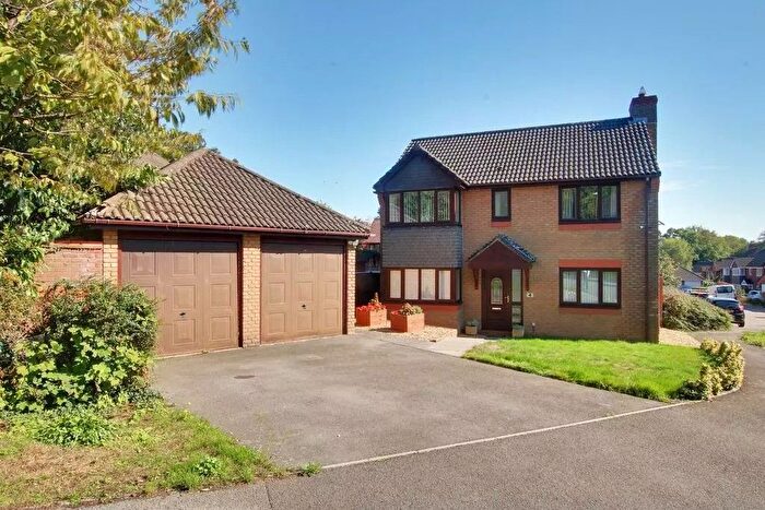 4 Bedroom Detached House For Sale In Rufus Close, Rownhams, Southampton, SO16