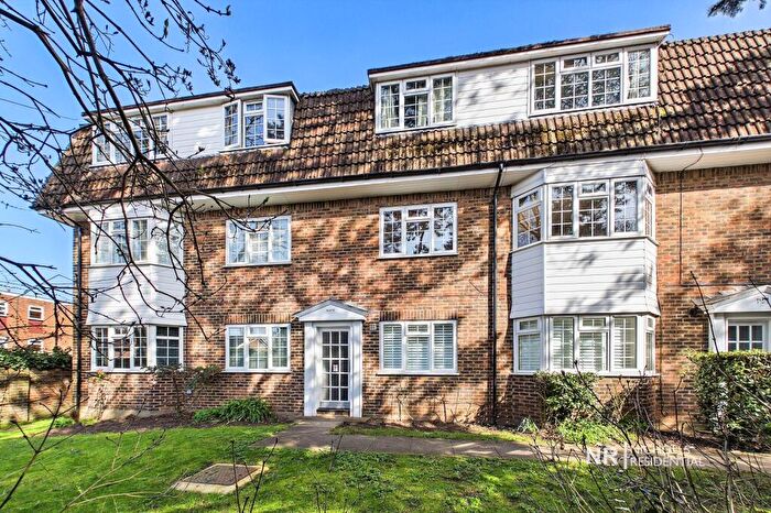 2 Bedroom Flat For Sale In Alexandra Road, Epsom, Surrey., KT17