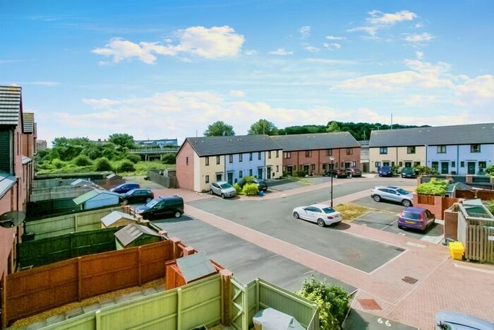 2 Bedroom Flat For Sale In Ffordd Y Mileniwm, Barry, CF62