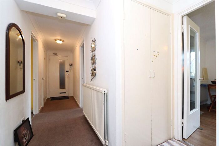 2 Bedroom Flat For Sale In North Eleventh Street, Central Milton Keynes, Milton Keynes, Bucks, MK9