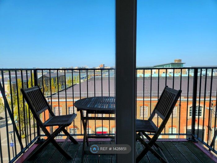 2 Bedroom Flat To Rent In Warehouse Court, London, SE18