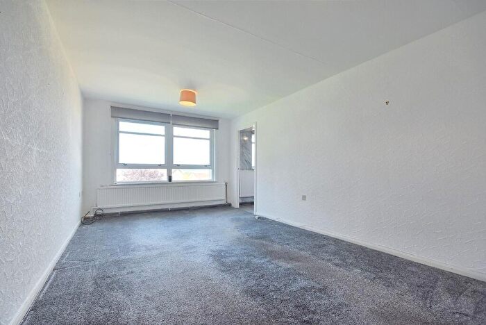 1 Bedroom Flat To Rent In Finnart Street, Inverclyde, Greenock, PA16