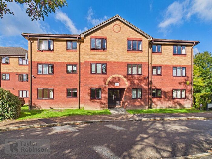 1 Bedroom Flat For Sale In Longmere Road, West Green, Crawley, RH10