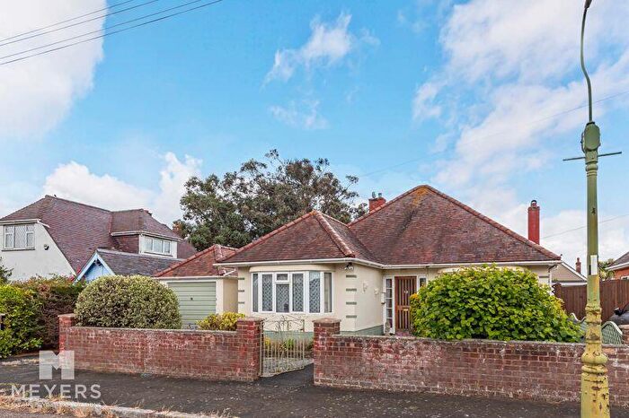 2 Bedroom Bungalow For Sale In Glendale Road, Bournemouth, BH6