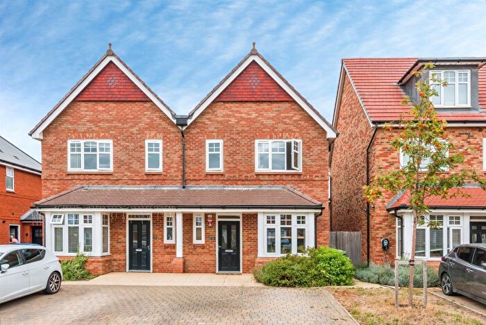 3 Bedroom Semi-Detached House For Sale In King Henry Avenue, Wallingford, OX10