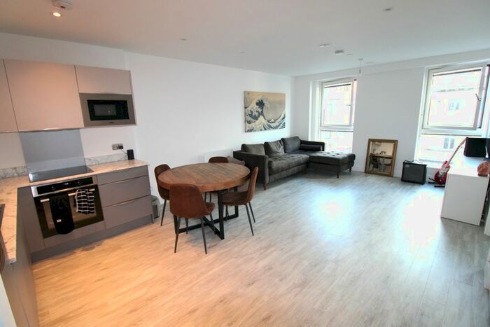 1 Bedroom Flat To Rent In Chapel Street, Salford, M3