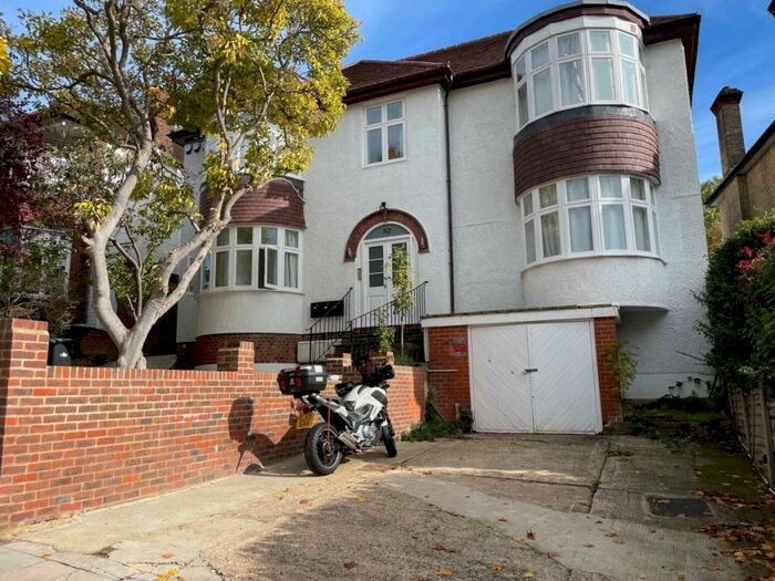 3 Bedroom Apartment To Rent In Old Park Ridings, Winchmore Hill, N21
