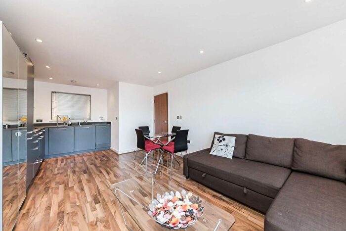 1 Bedroom Flat To Rent In Copenhagen Street, Islington, N1