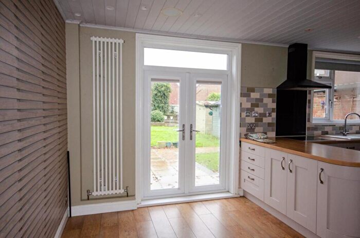 3 Bedroom Semi-Detached House To Rent In Oak Tree Estate, Preston, Hull, HU12