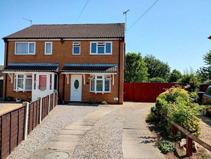 2 Bedroom Semi-Detached House To Rent In Spruce Close, PE12