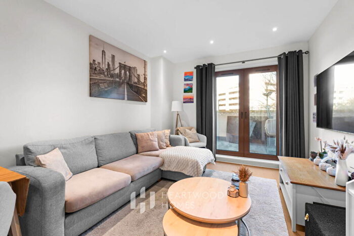 2 Bedroom Flat For Sale In Ziggurat House, St. Albans, AL1