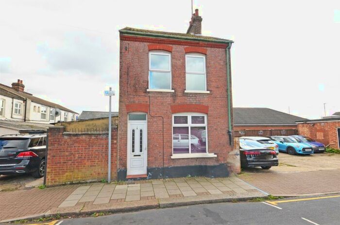 2 Bedroom Apartment To Rent In Frederick Street, Luton, LU2