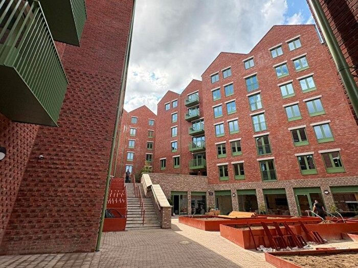 Studio To Rent In Guildford, Surrey, GU2
