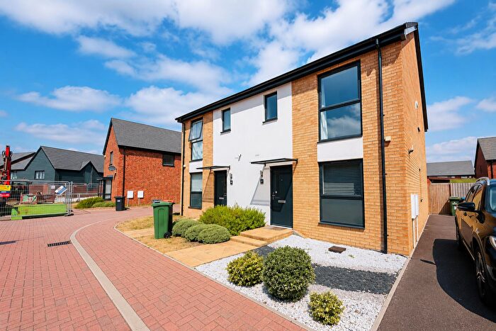 3 Bedroom House For Sale In Ginger Row, Glebe Farm, Milton Keynes, MK17