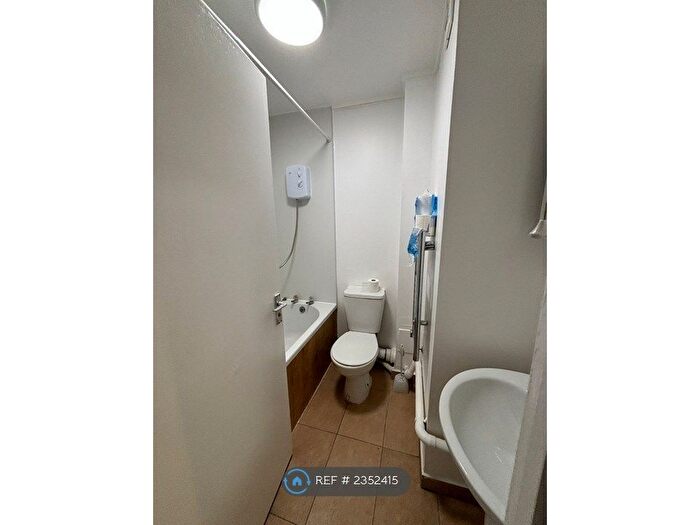 1 Bedroom Flat To Rent In Redrup House, London, SE14
