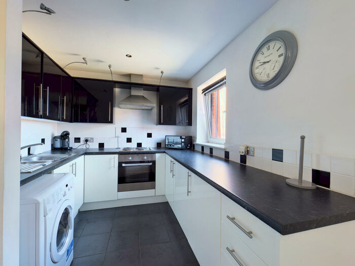 2 Bedroom Apartment To Rent In Trinity Wharf, High Street, HU1