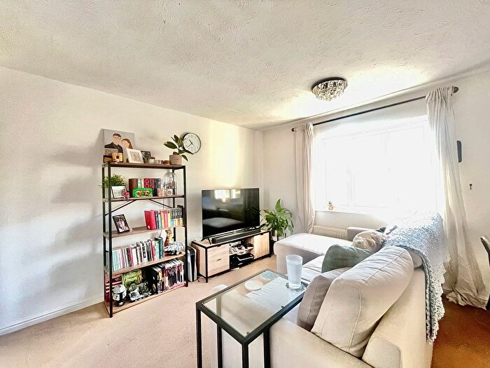 1 Bedroom Flat To Rent In Beech Close, Loughton, IG10
