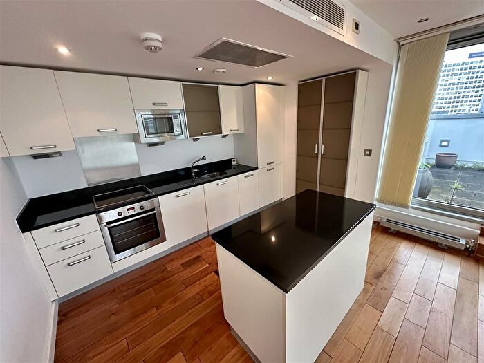 2 Bedroom Flat For Sale In The Edge, Clowes Street, Salford, M3