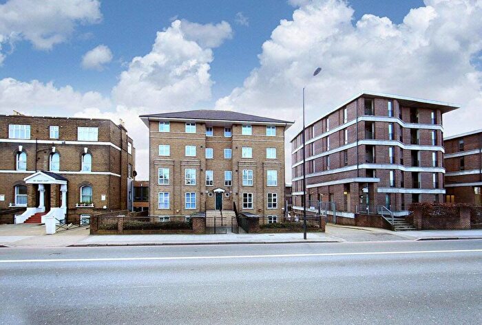 2 Bedroom Flat To Rent In Seven Sisters Road, Finsbury Park, London, N4