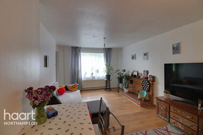 3 Bedroom Terraced House To Rent In Montague Crescent, Northampton, NN5