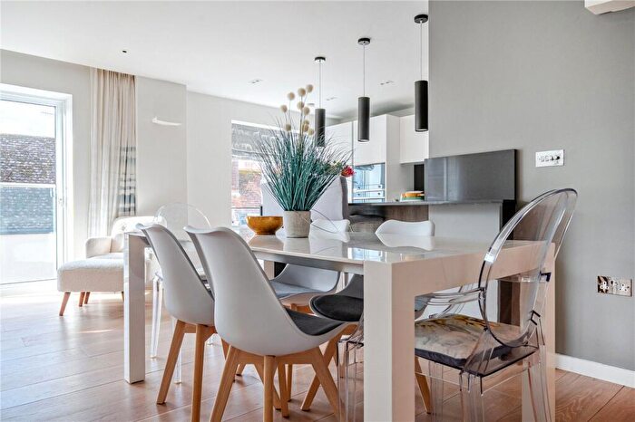 3 Bedroom Apartment For Sale In High Street, Marlborough, Wiltshire, SN8