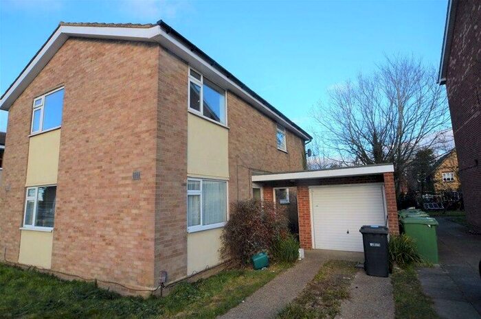 2 Bedroom Maisonette To Rent In Cranbrook Drive, St Albans, AL4