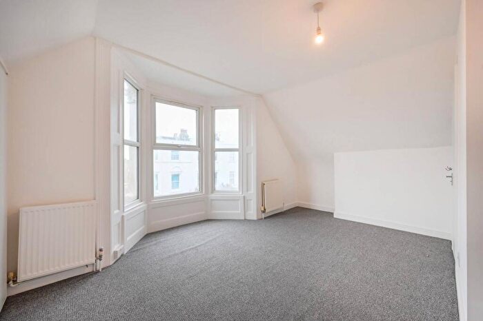 4 Bedroom Flat To Rent In Myddleton Road, , Bounds Green, London, N22