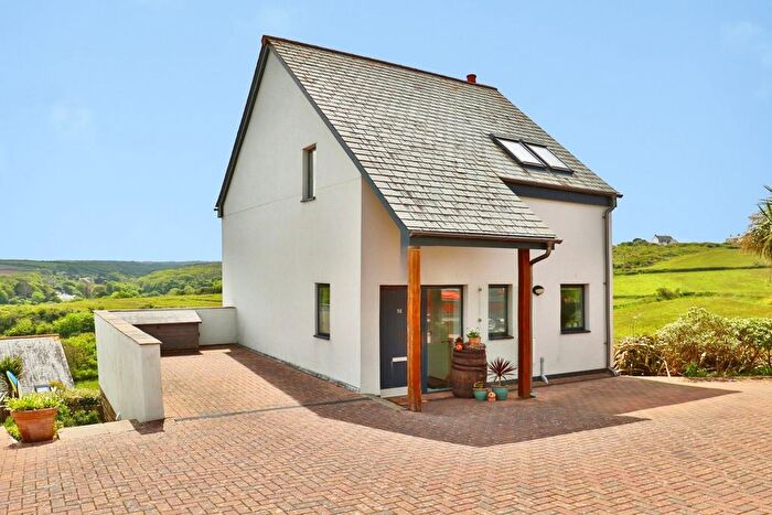 4 Bedroom Detached House For Sale In Bethan View, Perranporth, TR6