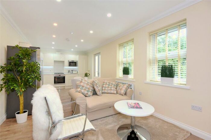 2 Bedroom Apartment To Rent In Garth House, Denmark Street, Wokingham, Berkshire, RG40