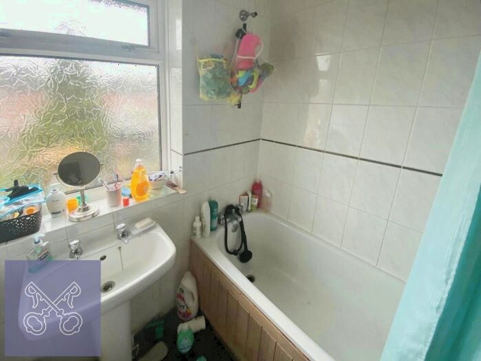 3 Bedroom Terraced House For Sale In Staveley Road, Hull, East