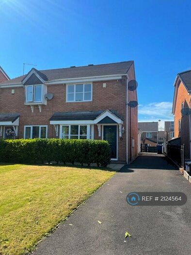 3 Bedroom Semi-Detached House To Rent In The Spinney, Burnley, BB12