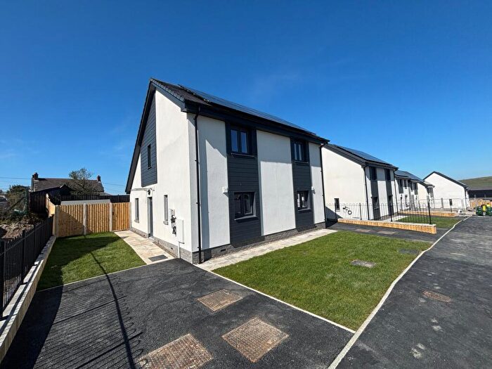 1 Bedroom Semi-Detached House For Sale In Heol Fferm Fila, Crymych, SA41