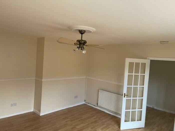 3 Bedroom Semi-Detached House To Rent In Preston Avenue, Prestonpans, EH32