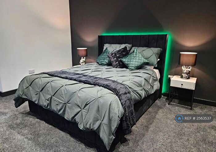 1 Bedroom Flat To Rent In Sun Inn, Bingley, BD16