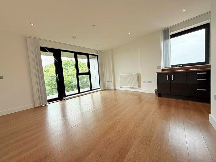 2 Bedroom Apartment To Rent In Lingfield Apartments, Walthamstow, E4