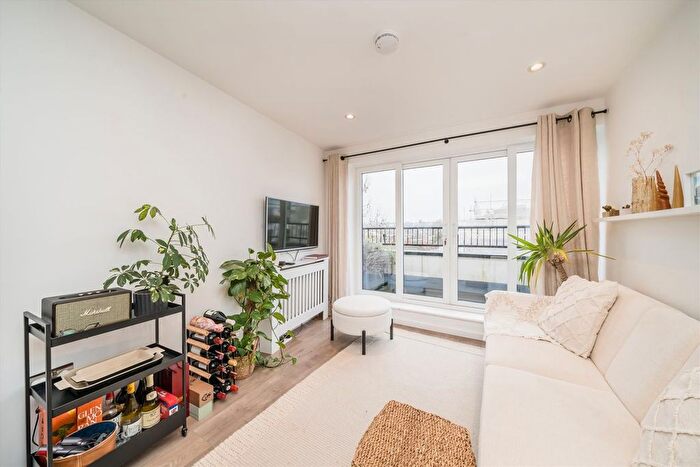 2 Bedroom Flat For Sale In Kingston Road, West Wimbledon, SW20