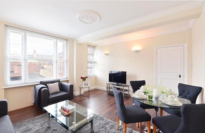 2 Bedroom Flat To Rent In Hill Street, London, W1J