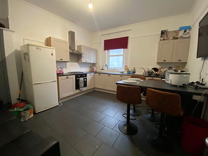 5 Bedroom Apartment To Rent In Eaton Crescent, Uplands, Swansea, SA1