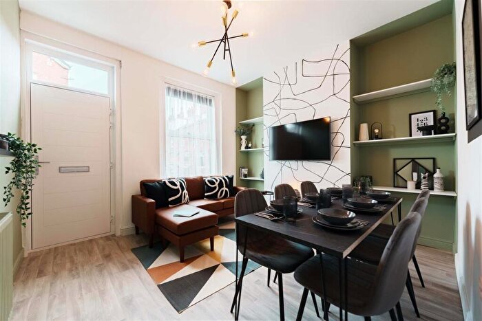 6 Bedroom Terraced House To Rent In Harold Grove, Hyde Park, Leeds, LS6