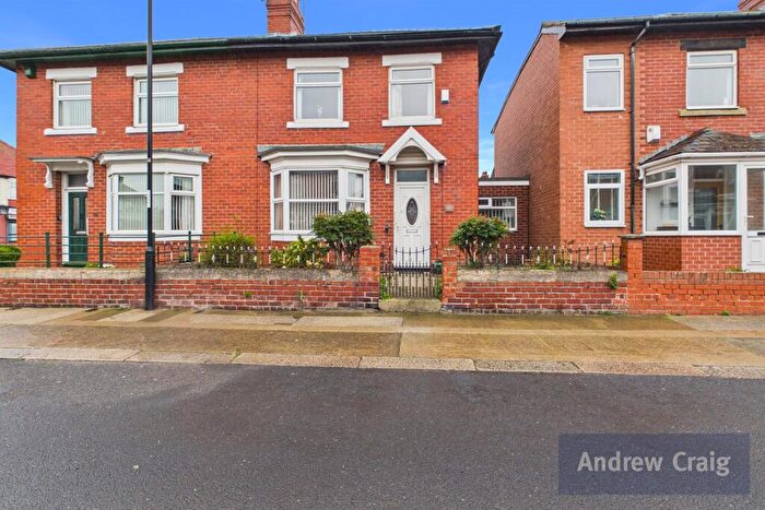 3 Bedroom Semi-Detached House For Sale In Park Gate, Roker, SR6