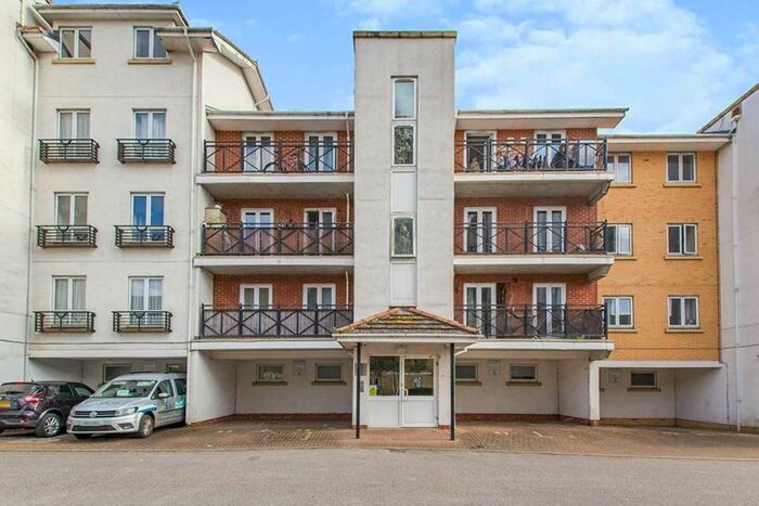 2 Bedroom Flat To Rent In Chantry Close, London, SE2