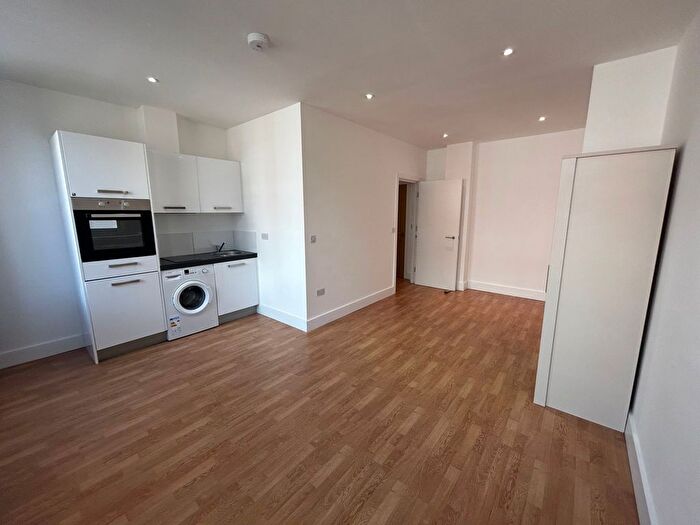 Studio To Rent In Shenley Road, Borehamwood, WD6